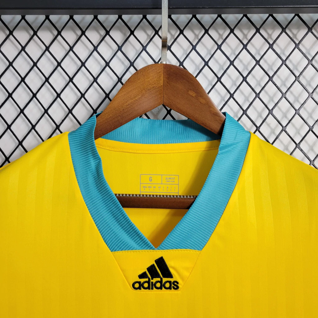 Camisa do Bayern de Munique EE 2023-2024 Camisa do Bayern de Munique EE 2023-2024