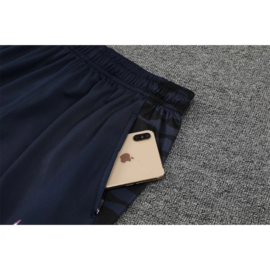 Conjunto Casaco e Calça do Barcelona 2022-2023 Conjunto Casaco e Calça do Barcelona 2022-2023