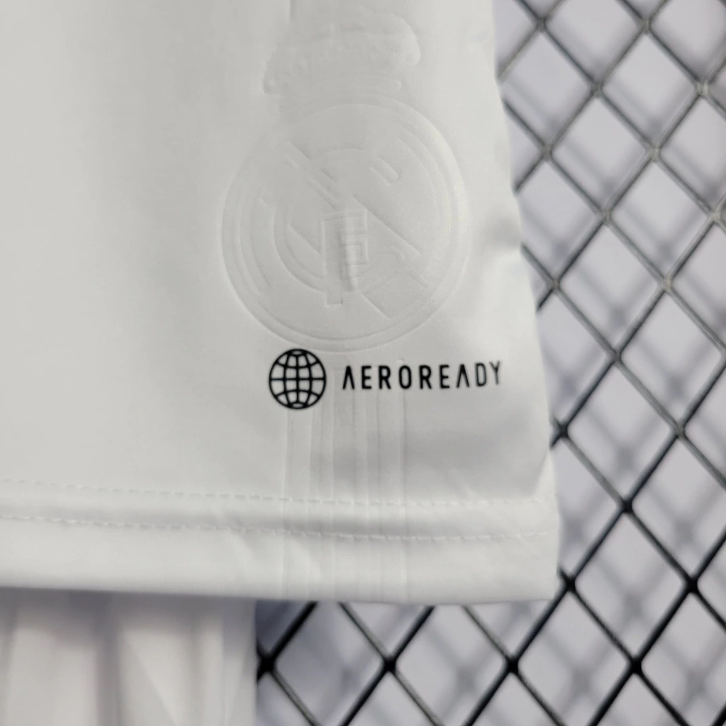 Kit de Uniforme Infantil do Real Madrid I 2022-2023 Kit de Uniforme Infantil do Real Madrid I 2022-2023