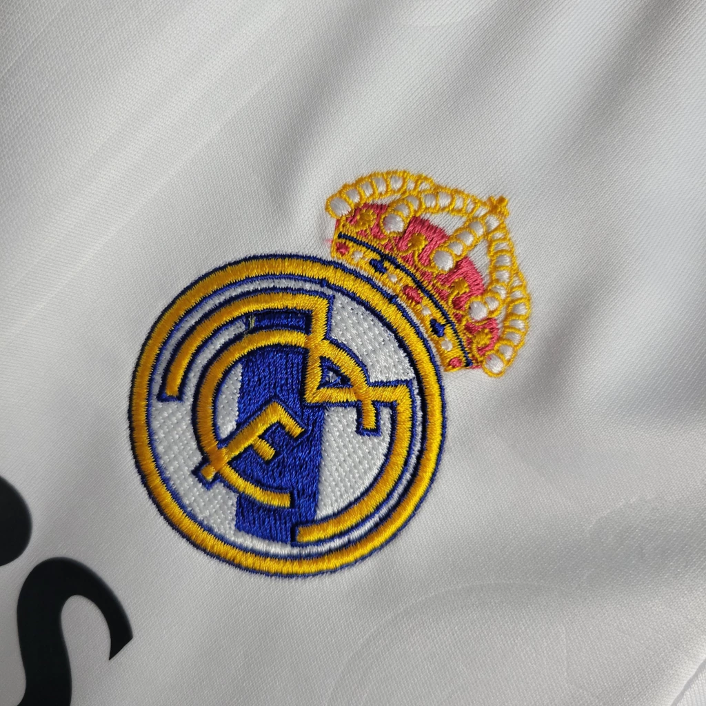 Kit de Uniforme Infantil do Real Madrid I 2022-2023 Kit de Uniforme Infantil do Real Madrid I 2022-2023