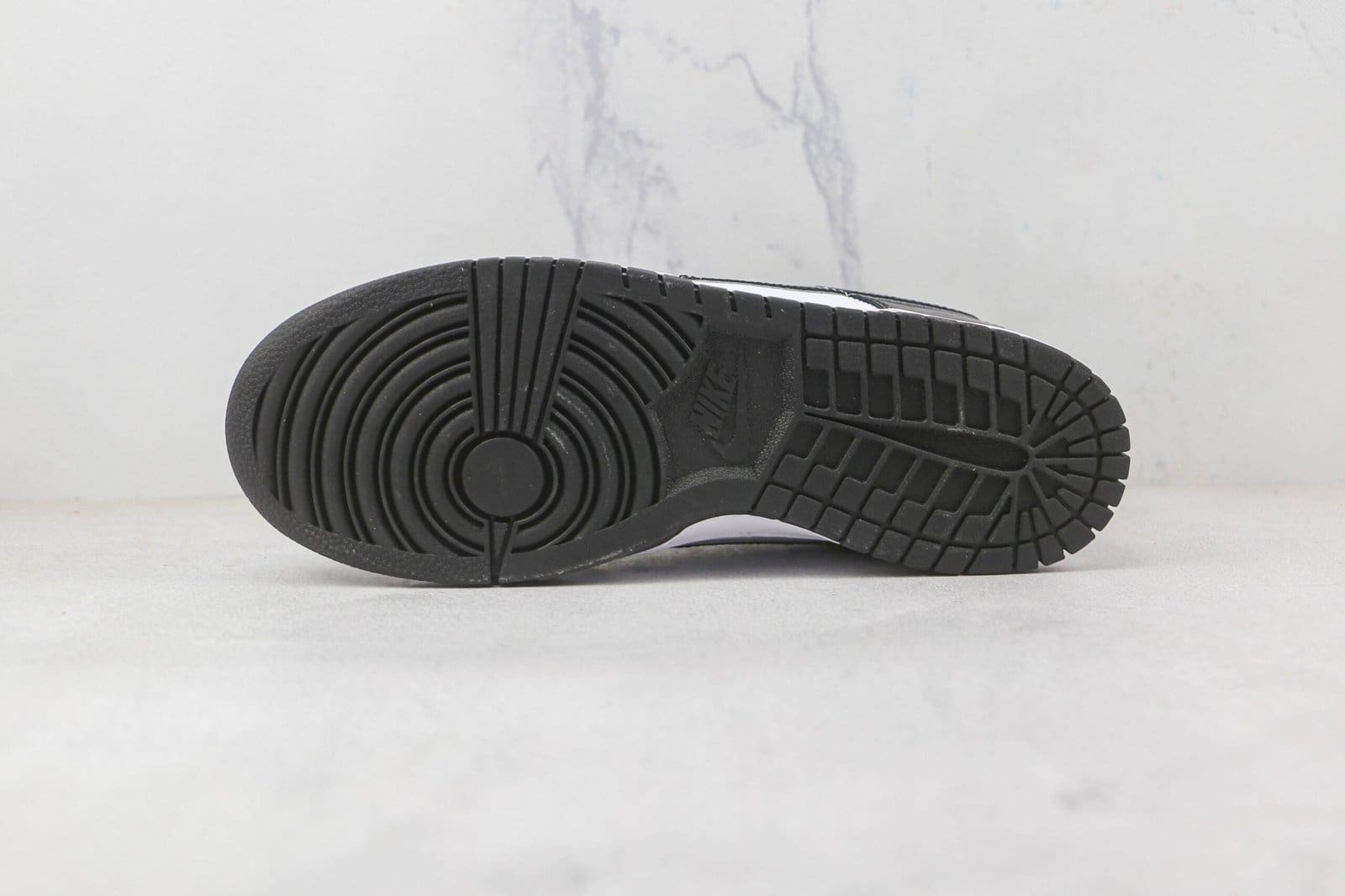 Nike Dunk Low World Champs Black White Nike Dunk Low World Champs Black White