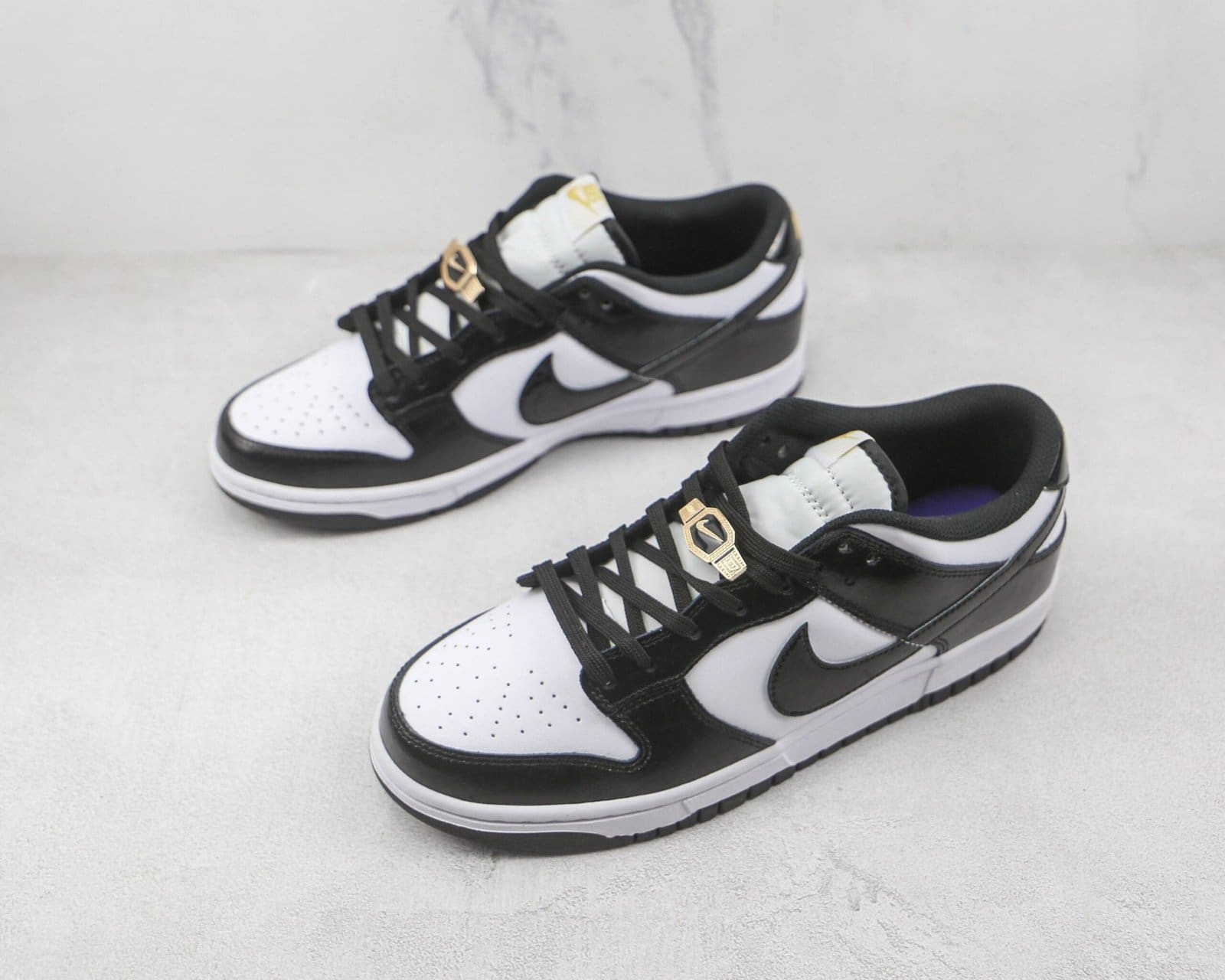 Nike Dunk Low World Champs Black White Nike Dunk Low World Champs Black White