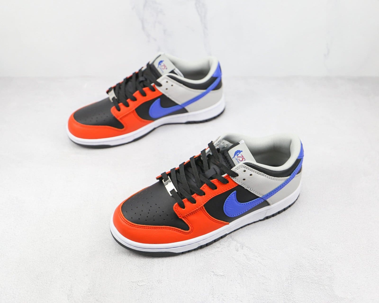 Nike Dunk Low EMB NBA 75th Anniversary Knicks Nike Dunk Low EMB NBA 75th Anniversary Knicks