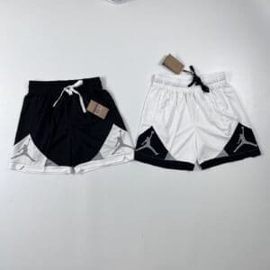 Bermudas Jordan Branca e Preta Dri-Fit