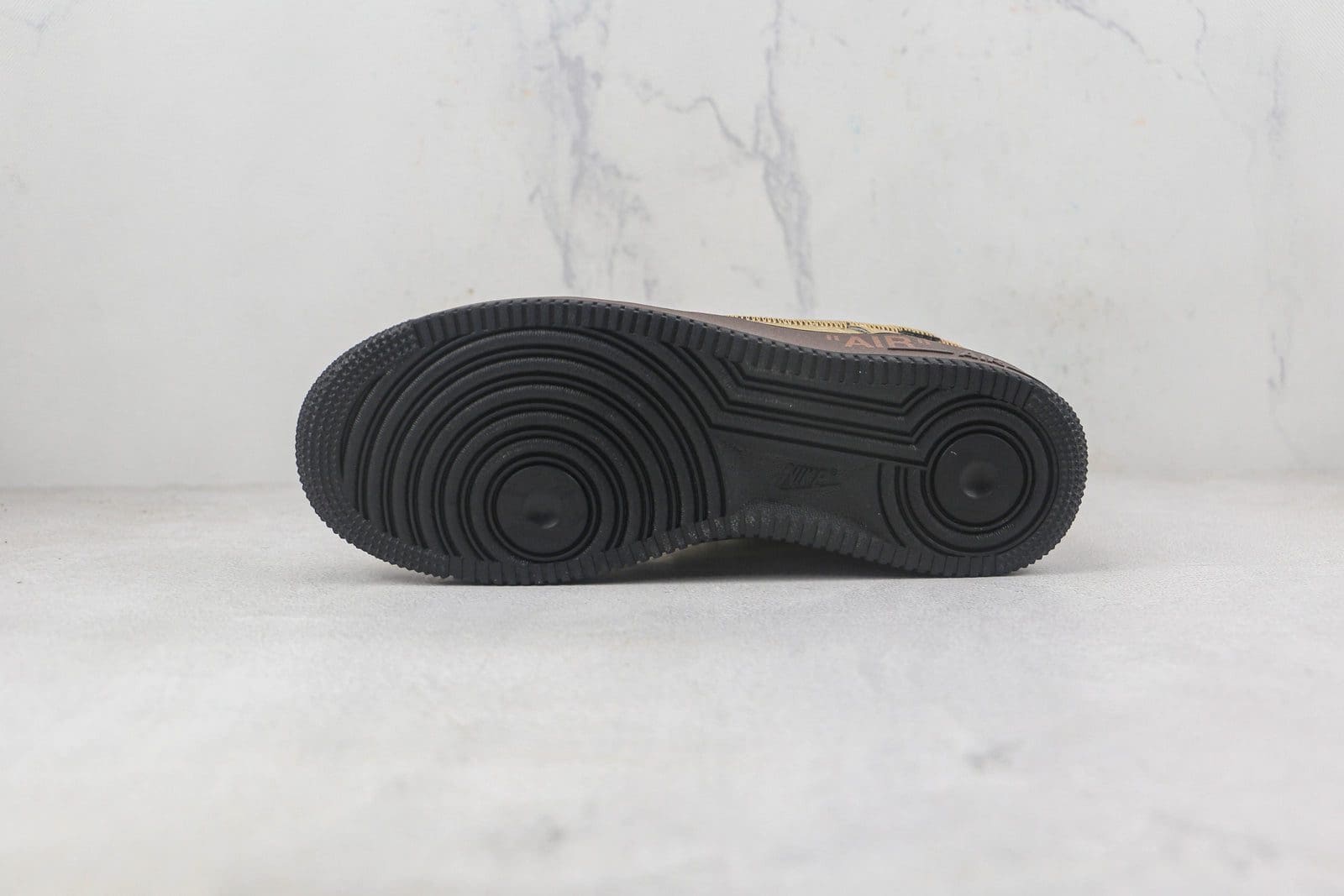 Louis Vuitton Nike Air Force 1 Low By Virgil Abloh Metallic Gold Louis Vuitton Nike Air Force 1 Low By Virgil Abloh Metallic Gold