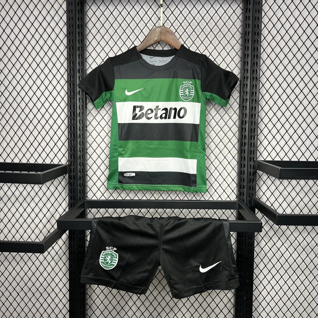 Kit de Uniforme Infantil do Sporting I 2024-2025 Kit de Uniforme Infantil do Sporting I 2024-2025